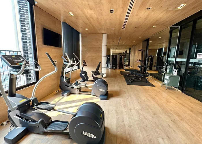Walktobts>emdistrict/cityviewpool&gym/wifi/washer Апартаменты